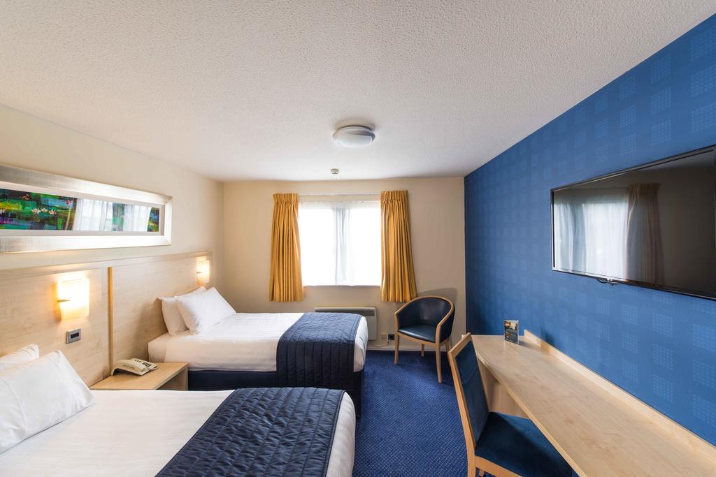 Leonardo Aberdeen Airport 3*