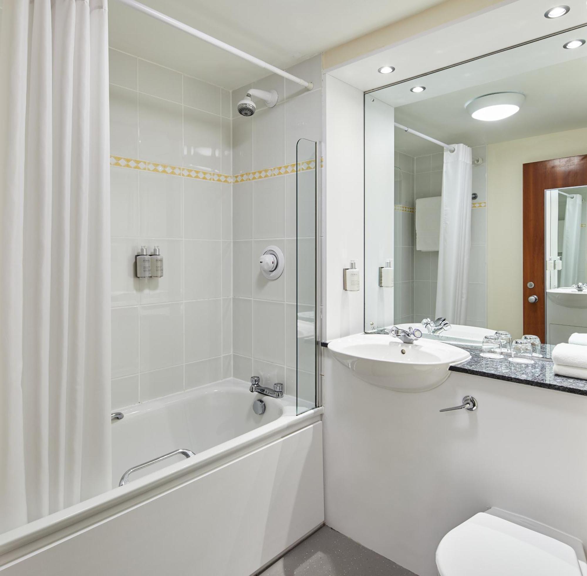 Leonardo Aberdeen Airport 3* Dyce