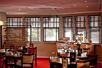 Hotel Leonardo Aberdeen Airport 3*