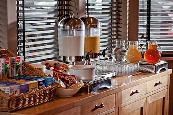 Leonardo Aberdeen Airport 3*