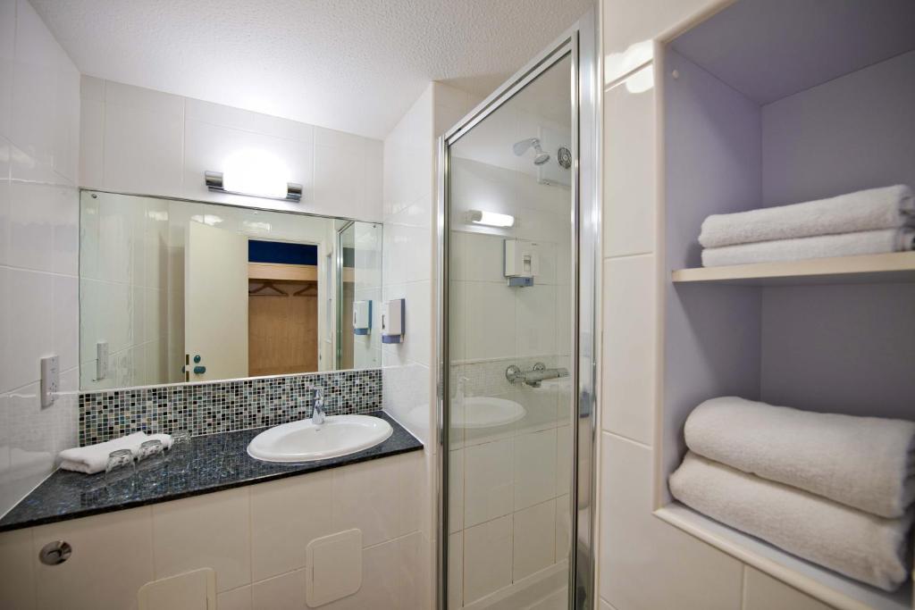 Leonardo Aberdeen Airport 3*